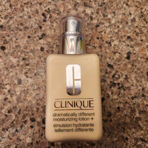 Clinique Dramatically Different Moisterizing Lotion+